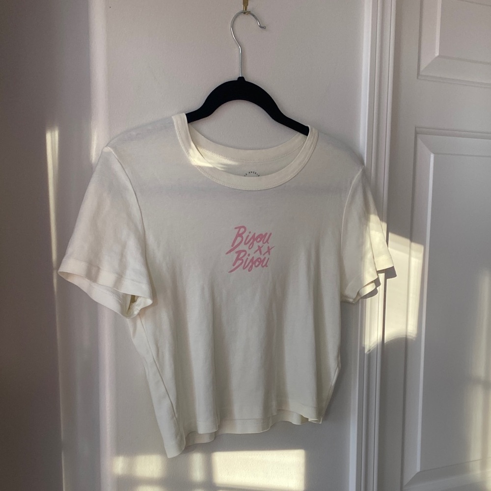 PacSun - Cream/Ivory “Bisou xx Bisou” Graphic Tee Short Sleeve Crop Top T-Shirt